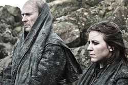 GameOfThrones_EpisodeStills_2x03_WhatIsDeadMayNeverDie_0016