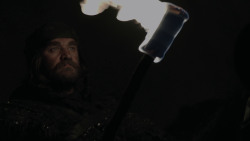 extant_GameOfThrones_1x01-WinterIsComing_0034