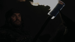 extant_GameOfThrones_1x01-WinterIsComing_0035