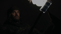 extant_GameOfThrones_1x01-WinterIsComing_0036