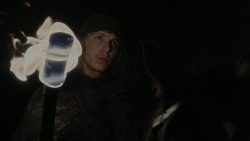 extant_GameOfThrones_1x01-WinterIsComing_0044
