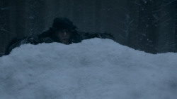 extant_GameOfThrones_1x01-WinterIsComing_0197