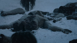 extant_GameOfThrones_1x01-WinterIsComing_0210