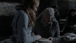 extant_GameOfThrones_1x01-WinterIsComing_0674