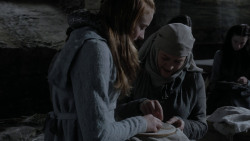 extant_GameOfThrones_1x01-WinterIsComing_0675