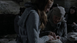 extant_GameOfThrones_1x01-WinterIsComing_0676