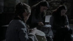 extant_GameOfThrones_1x01-WinterIsComing_0689