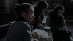 extant_GameOfThrones_1x01-WinterIsComing_0691