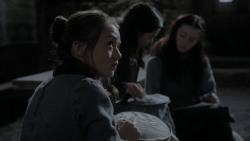 extant_GameOfThrones_1x01-WinterIsComing_0692