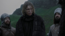 extant_GameOfThrones_1x01-WinterIsComing_0877