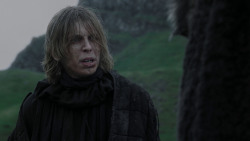 extant_GameOfThrones_1x01-WinterIsComing_0889