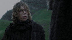 extant_GameOfThrones_1x01-WinterIsComing_0895