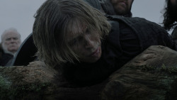 extant_GameOfThrones_1x01-WinterIsComing_0938