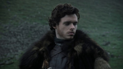 extant_GameOfThrones_1x01-WinterIsComing_1001