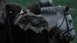 extant_GameOfThrones_1x01-WinterIsComing_1039