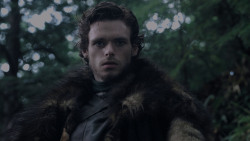 extant_GameOfThrones_1x01-WinterIsComing_1220