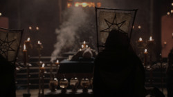 extant_GameOfThrones_1x01-WinterIsComing_1381