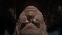 extant_GameOfThrones_1x01-WinterIsComing_1396