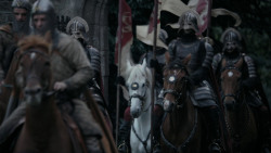 extant_GameOfThrones_1x01-WinterIsComing_1915