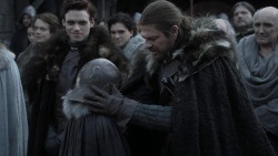 extant_GameOfThrones_1x01-WinterIsComing_2014