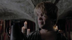 extant_GameOfThrones_1x01-WinterIsComing_2562