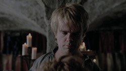 extant_GameOfThrones_1x01-WinterIsComing_2572
