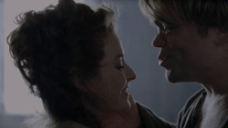 extant_GameOfThrones_1x01-WinterIsComing_2577