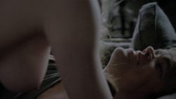 extant_GameOfThrones_1x01-WinterIsComing_2685