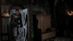 extant_GameOfThrones_1x01-WinterIsComing_2689