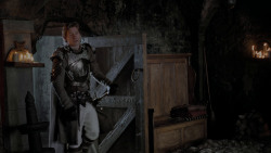 extant_GameOfThrones_1x01-WinterIsComing_2690
