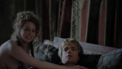 extant_GameOfThrones_1x01-WinterIsComing_2700
