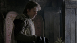 extant_GameOfThrones_1x01-WinterIsComing_2734