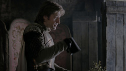 extant_GameOfThrones_1x01-WinterIsComing_2735