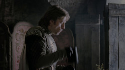 extant_GameOfThrones_1x01-WinterIsComing_2740