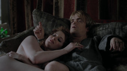 extant_GameOfThrones_1x01-WinterIsComing_2741