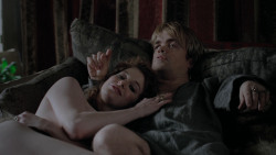 extant_GameOfThrones_1x01-WinterIsComing_2743