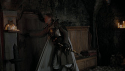 extant_GameOfThrones_1x01-WinterIsComing_2755