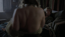 extant_GameOfThrones_1x01-WinterIsComing_2761