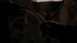 extant_GameOfThrones_1x01-WinterIsComing_2782