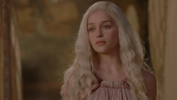 extant_GameOfThrones_1x01-WinterIsComing_2882