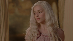 extant_GameOfThrones_1x01-WinterIsComing_2894