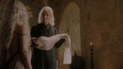 extant_GameOfThrones_1x01-WinterIsComing_2916