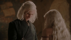 extant_GameOfThrones_1x01-WinterIsComing_2928