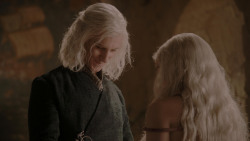extant_GameOfThrones_1x01-WinterIsComing_2929