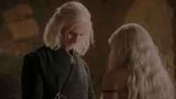 extant_GameOfThrones_1x01-WinterIsComing_2930