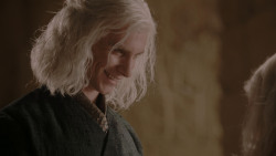 extant_GameOfThrones_1x01-WinterIsComing_2936