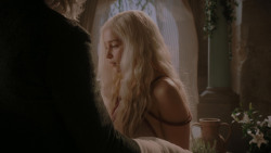 extant_GameOfThrones_1x01-WinterIsComing_2943