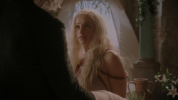 extant_GameOfThrones_1x01-WinterIsComing_2951