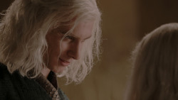 extant_GameOfThrones_1x01-WinterIsComing_2958