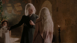 extant_GameOfThrones_1x01-WinterIsComing_2970